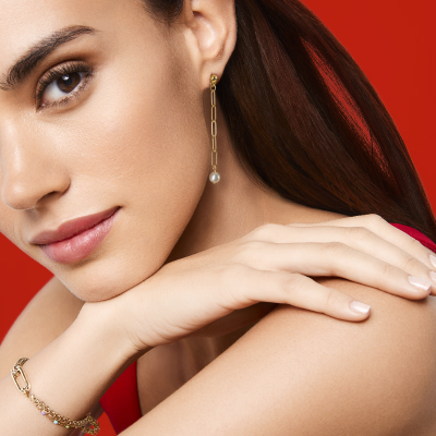 modelo joyería ésika